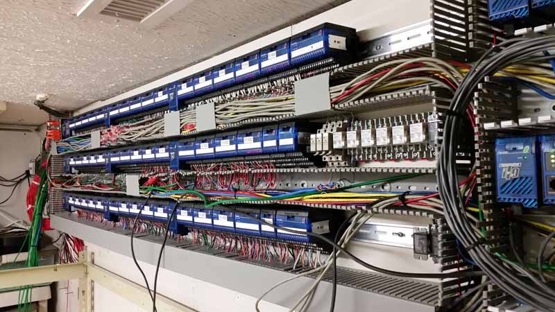 Bộ điều khiển logic có thể lập trình